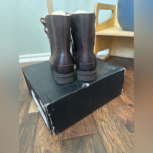 SOREL | Phoenix Short Lace Cozy Boot - Picture 9 of 12